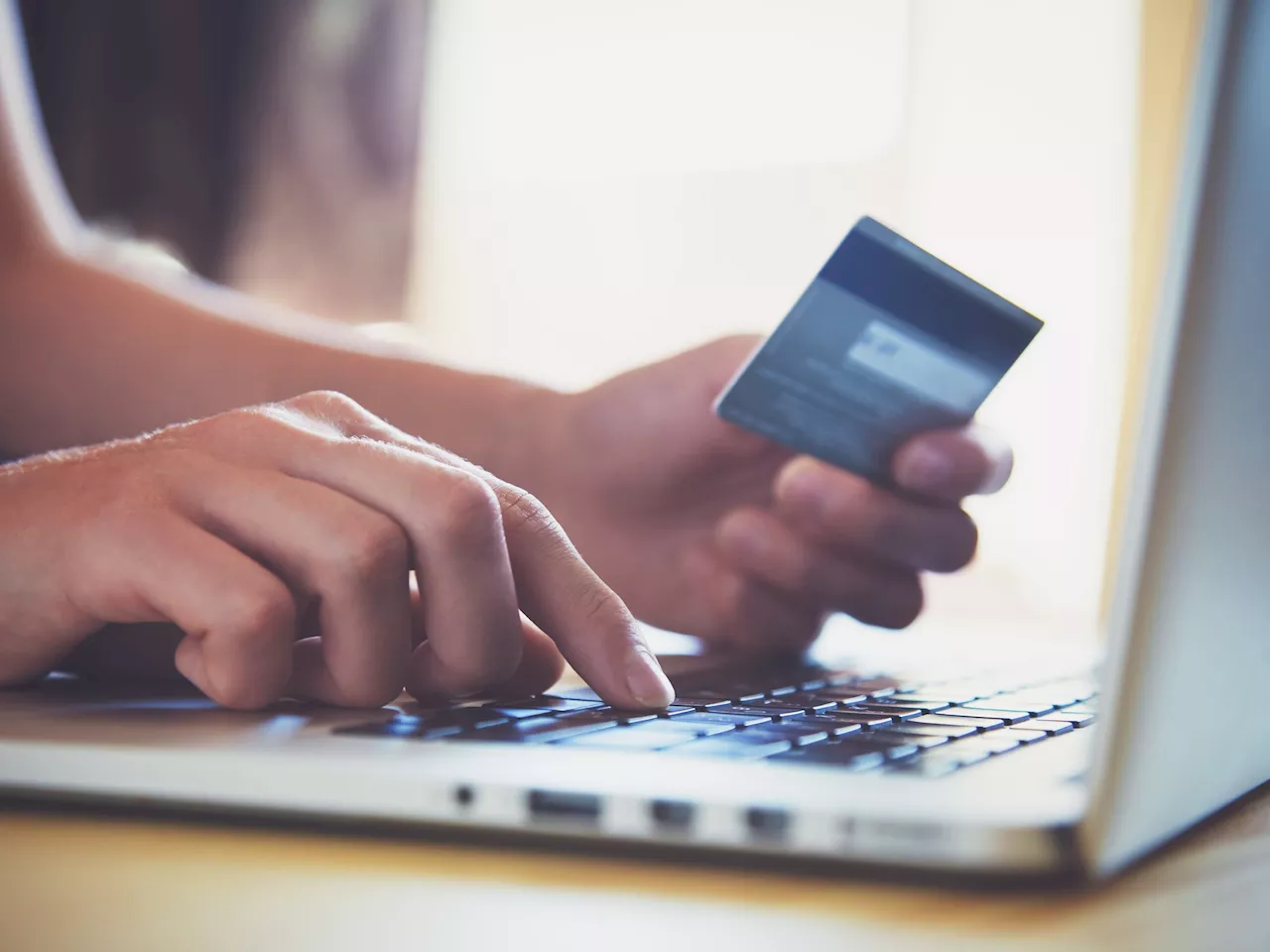 Para pagar un viaje o hacer un gasto grande: un banco permite sumar los límites de dos o más tarjetas de crédito