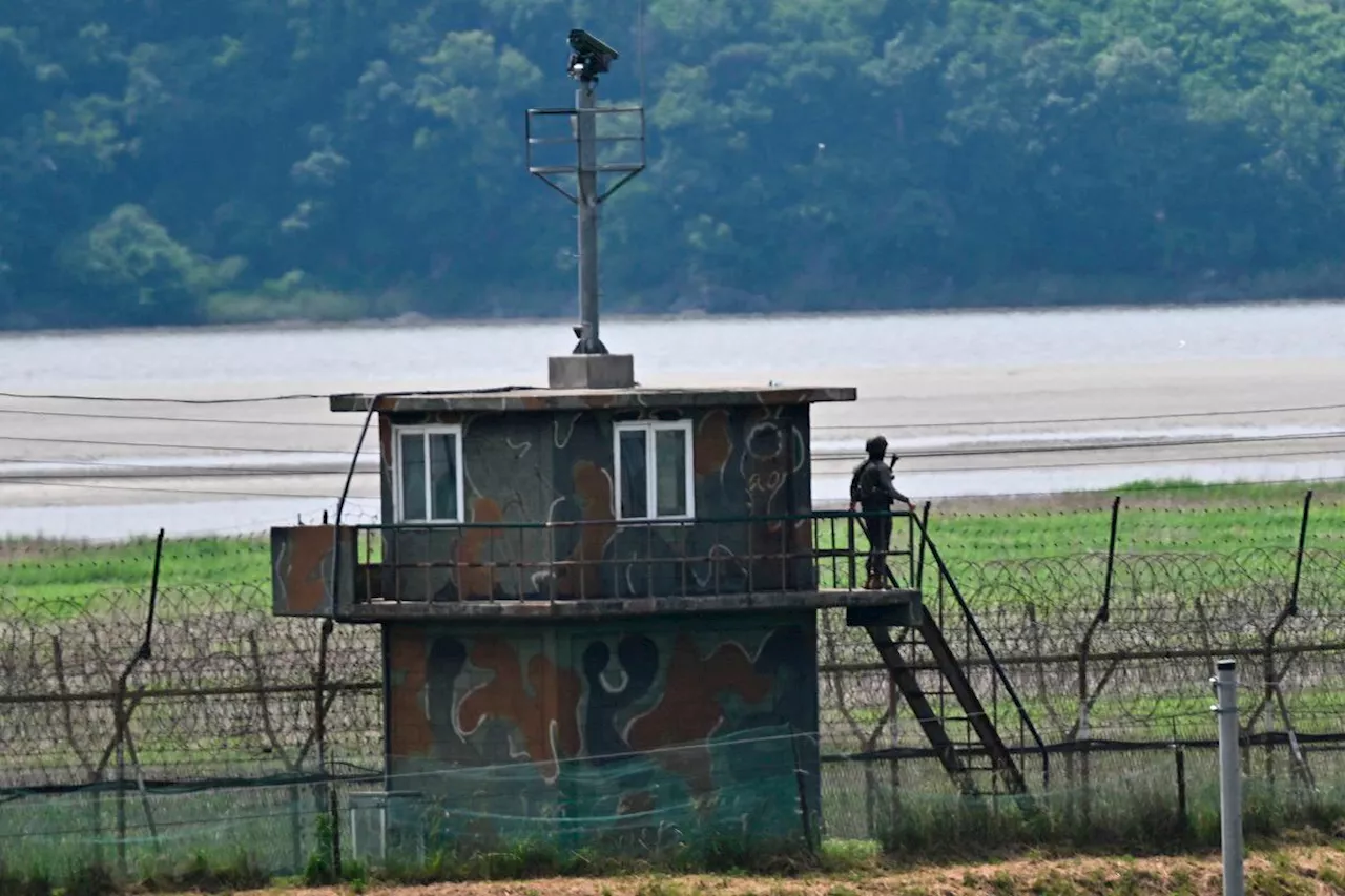 Four N. Koreans crossed maritime border with South, Seoul says