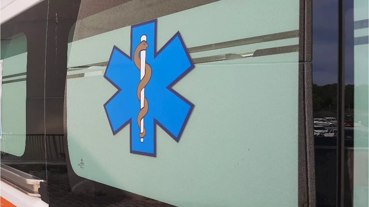 Furgone investe ragazzi sulle strisce, morta una 15enne