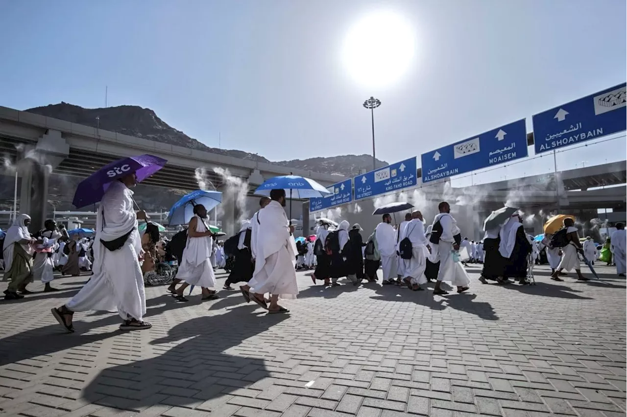 Elderly pilgrims show unwavering spirit in stoning ritual despite physical challenges