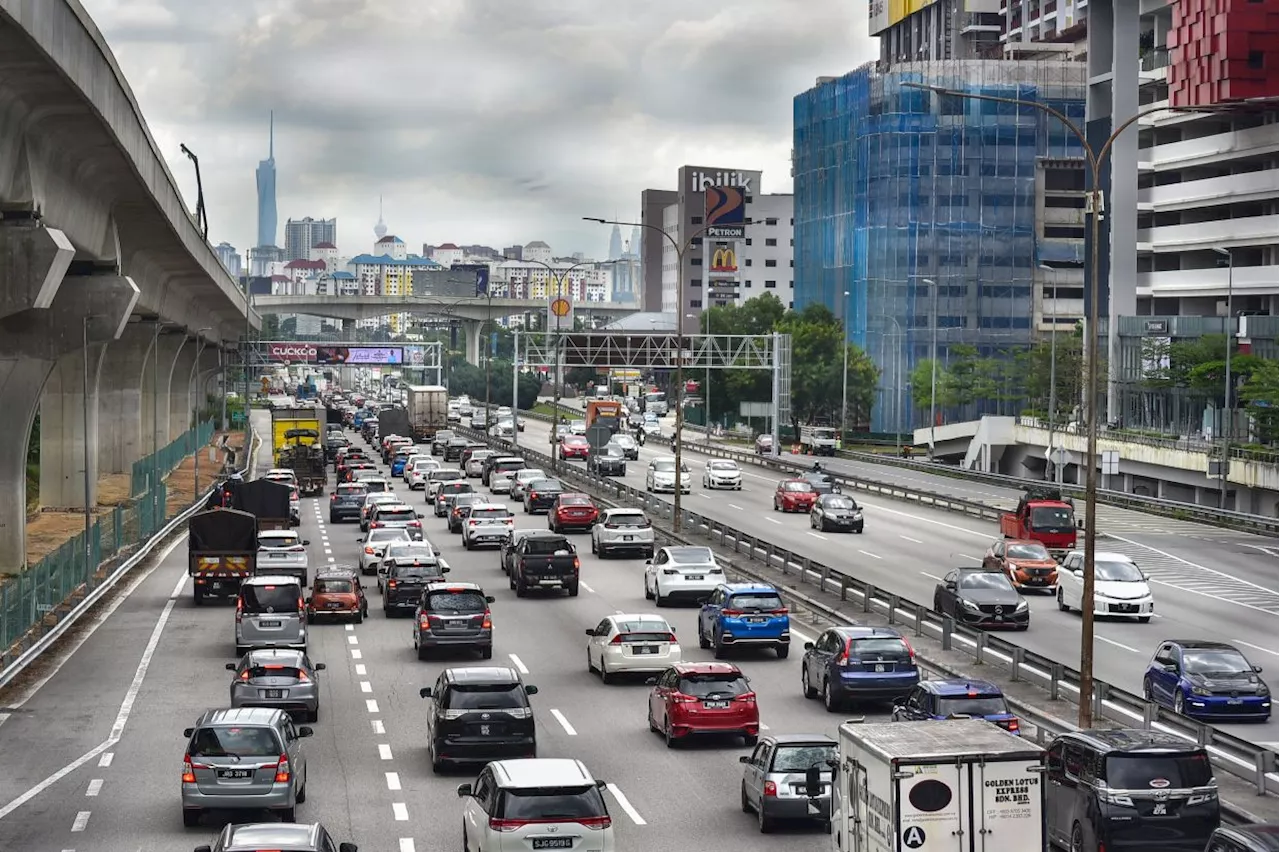 Smooth traffic on highways on Hari Raya Aidiladha morning