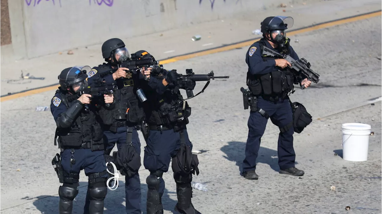 Pugno duro di Trump, 'con i soldati ripulirò Los Angeles'. Pronti anche i marines