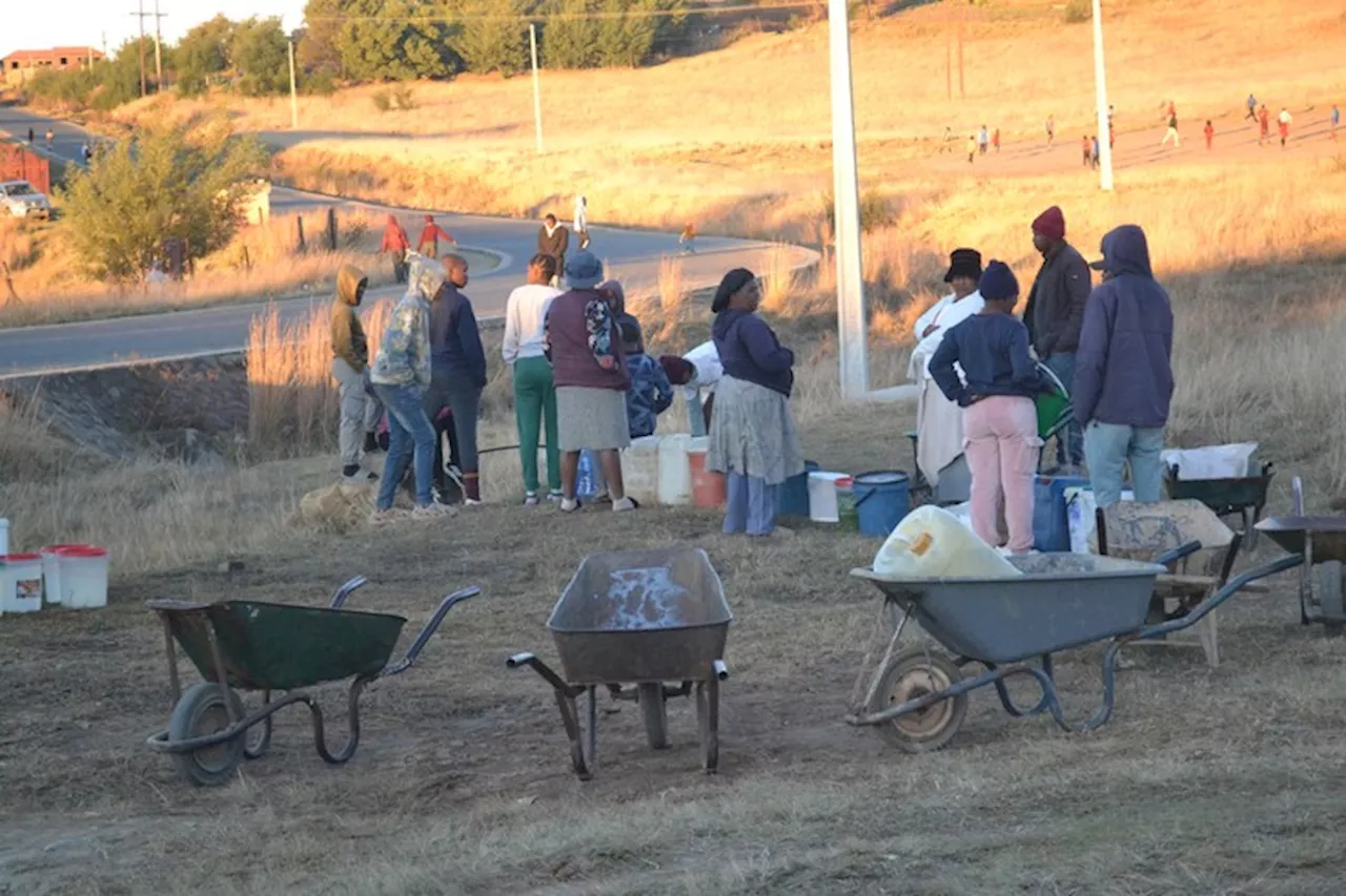 Pensioner spends R1,000 a month on water in this Free State village