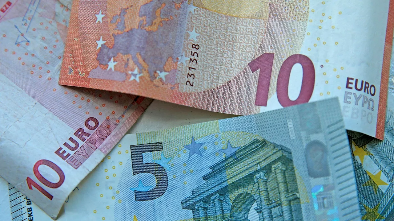 Euron nosade tillfälligt på högsta nivån mot dollarn på 11 år