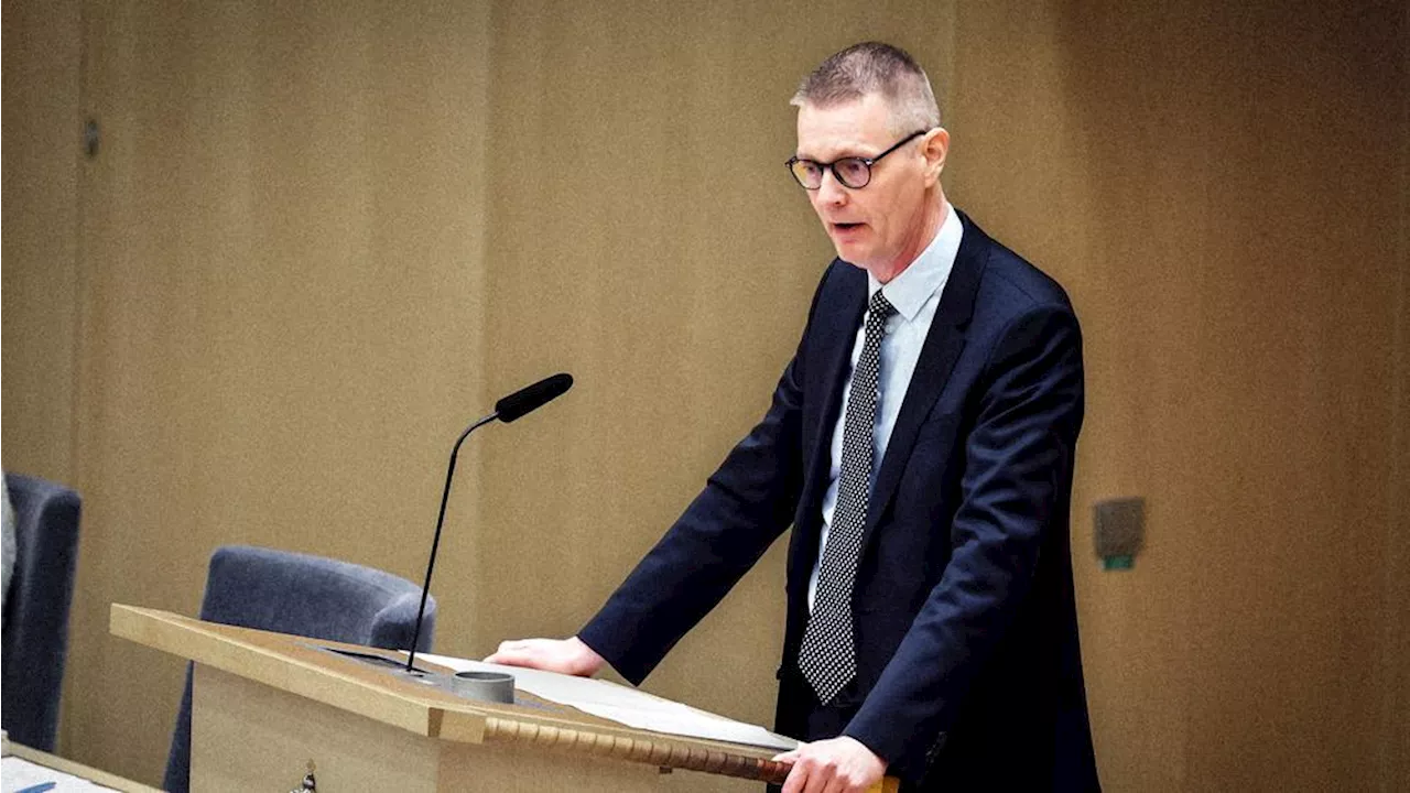 M-topp sprider Åkessons anklagelser om försäljningen av S-lotteriet