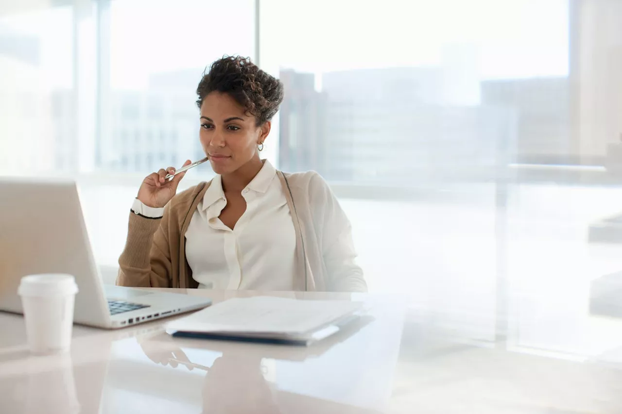 How Women Are Turning Substack Newsletters Into 7-Figure Incomes
