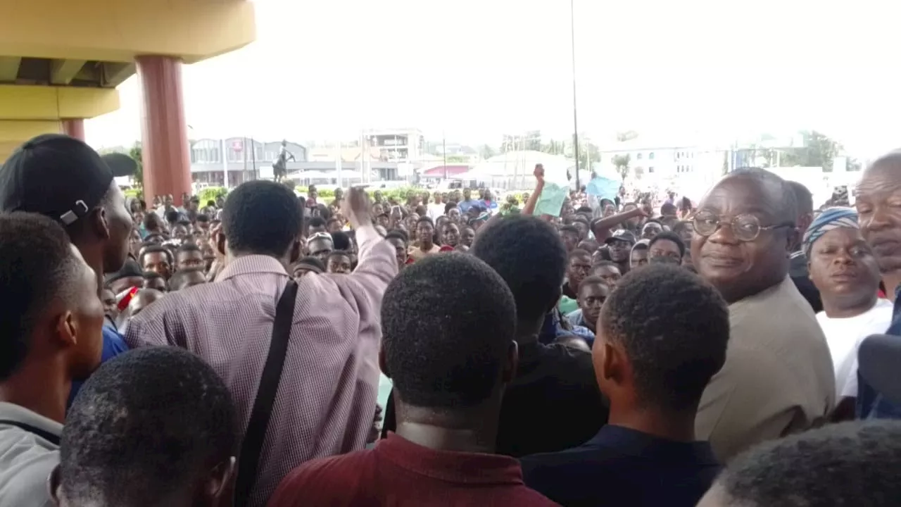 Ibadan Poly students protest renaming of institution after late Gov Olunloyo