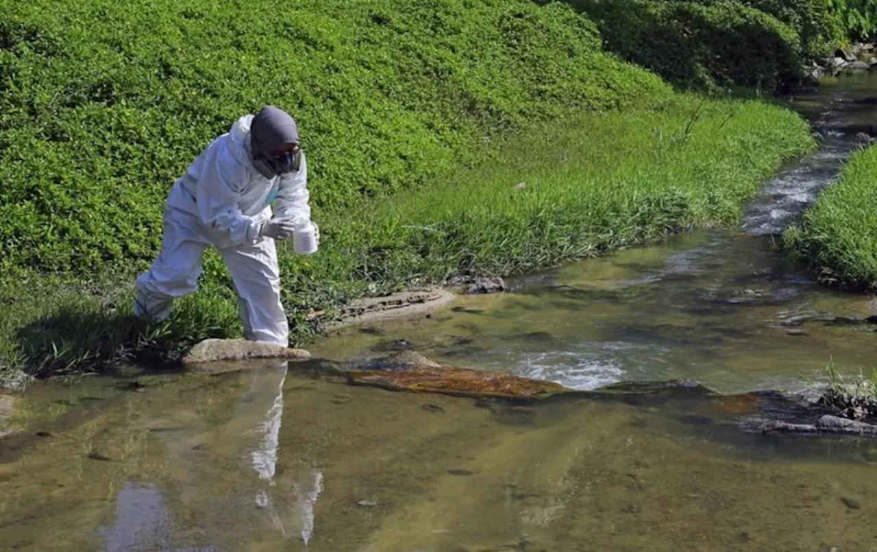 Air Batu river turned black from effluent discharge, source still under probe, says Melaka CM’s Dept