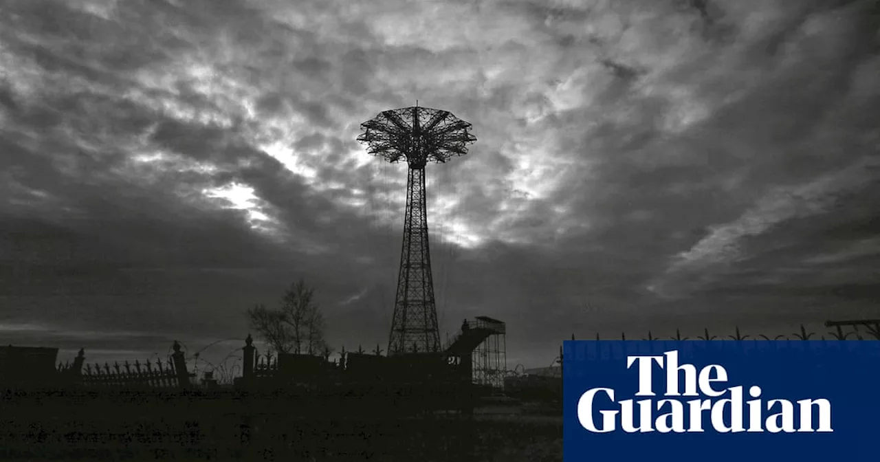 Stephen Salmieri’s Coney Island in black and white