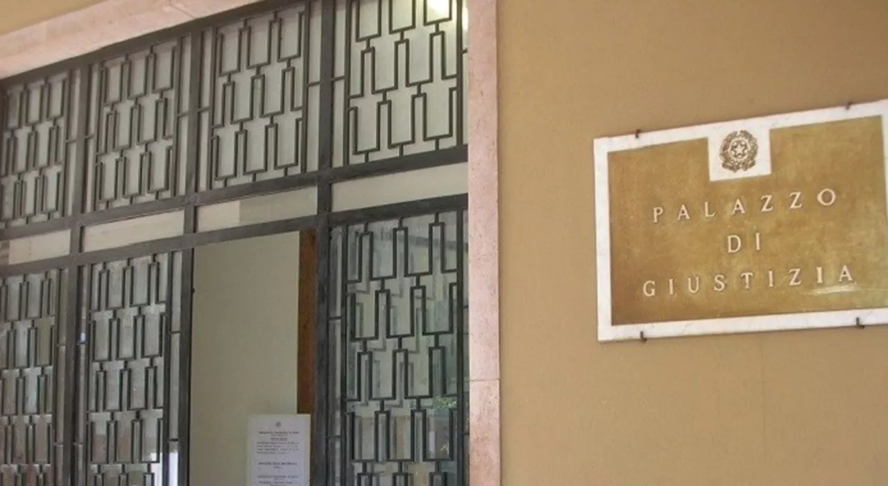 Botte alla compagna, il giudice lo assolve
