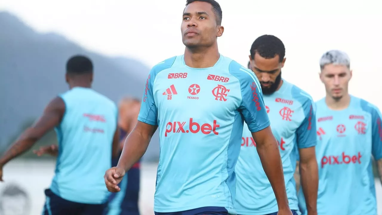 Flamengo confirma lesão de Alex Sandro e atualiza situação de Ayrton Lucas