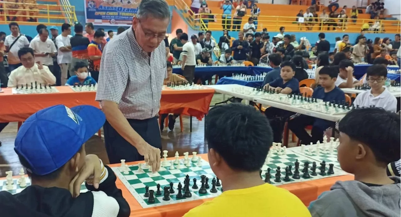 ‎Ageless Torre continues to inspire chess players