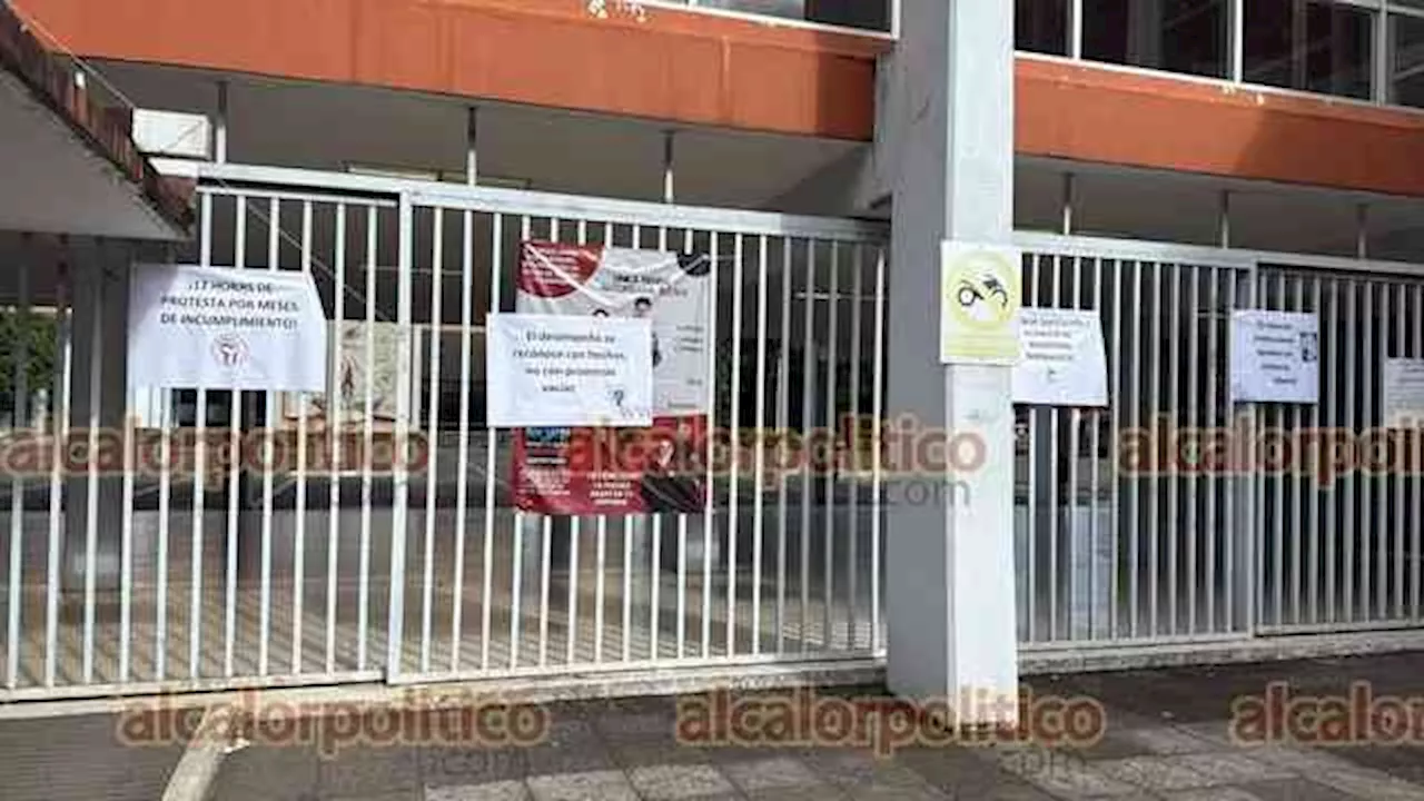 Toma de la Normal dejó sin graduación a cientos de jóvenes de secundarias de Xalapa