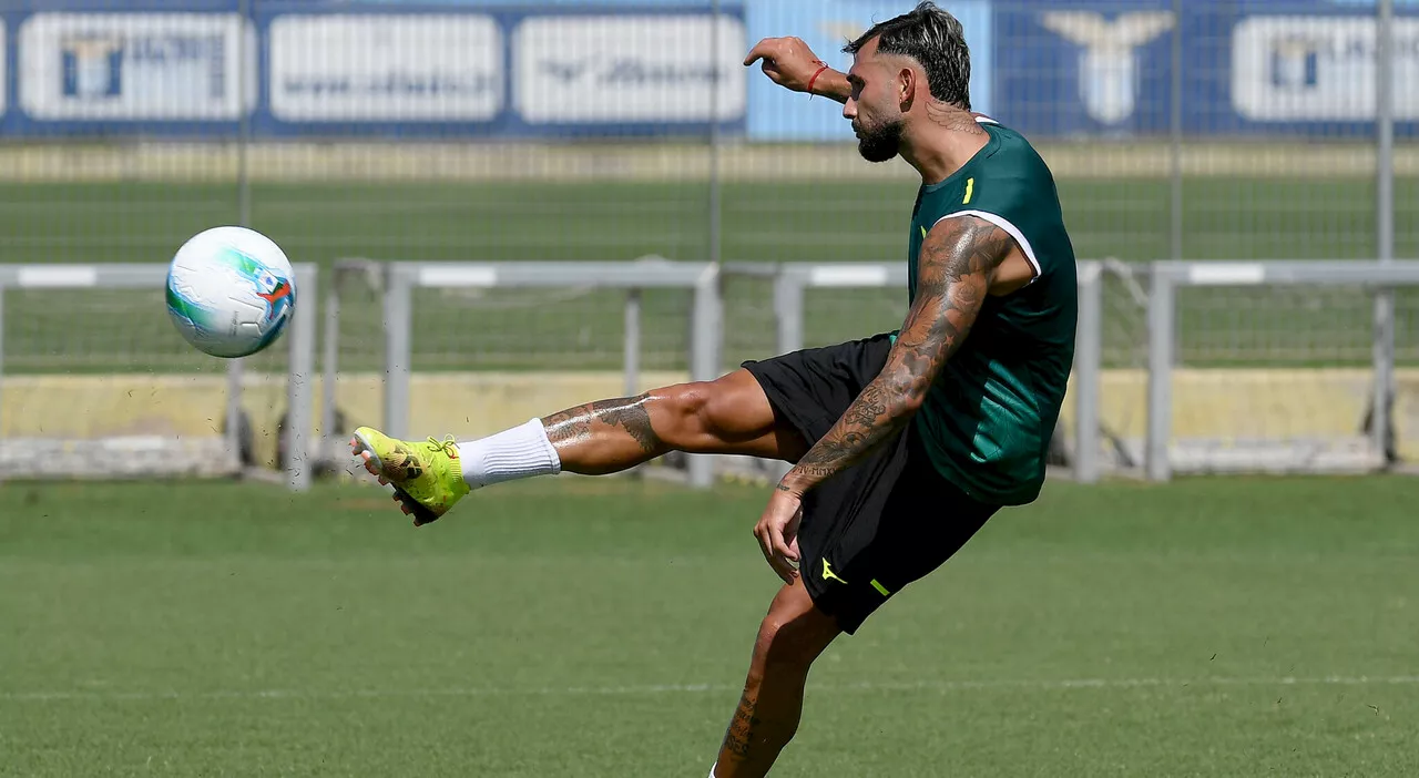 Lazio, infortunio Castellanos in allenamento. Dopo Hysaj un'altra tegola per Sarri