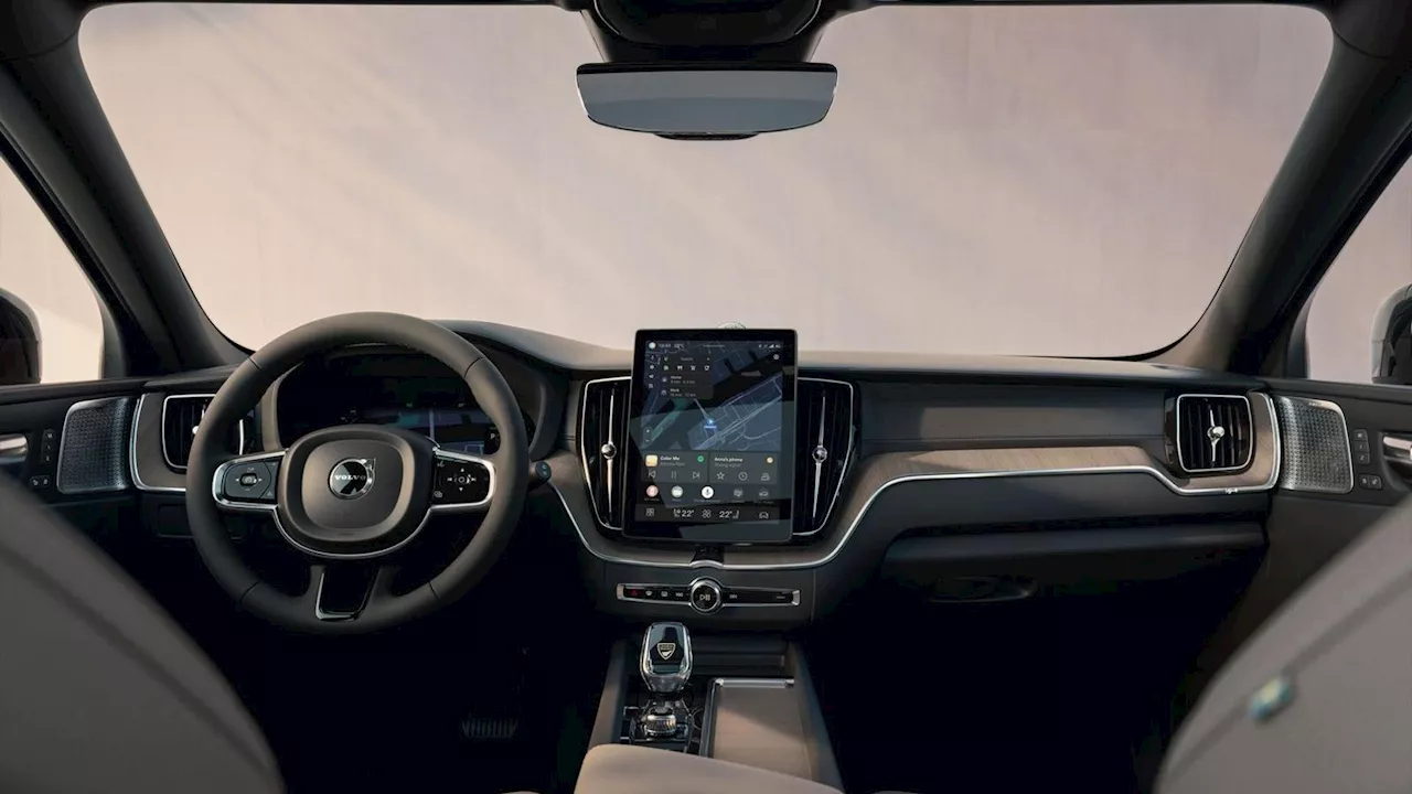 Volvo EX 30 Cross Country e XC 60, la via svedese all'elettrificazione