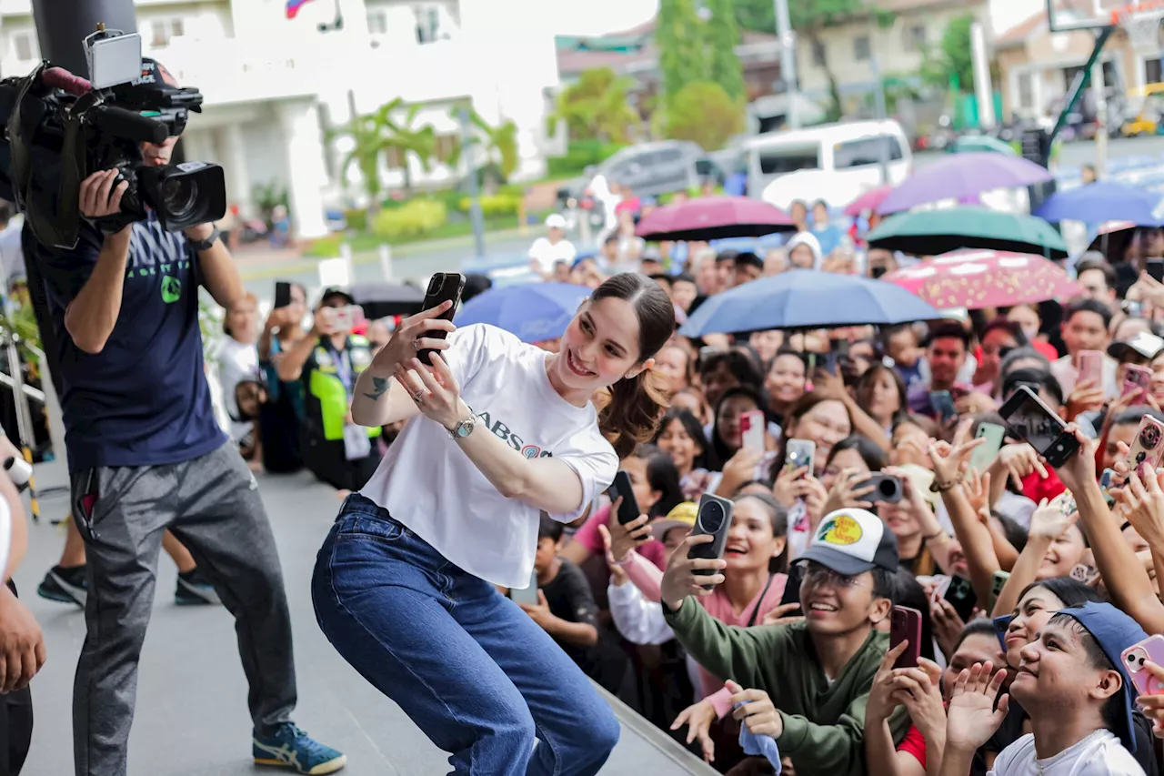 Kapamilya stars draw thousands in Cavite for thanksgiving event