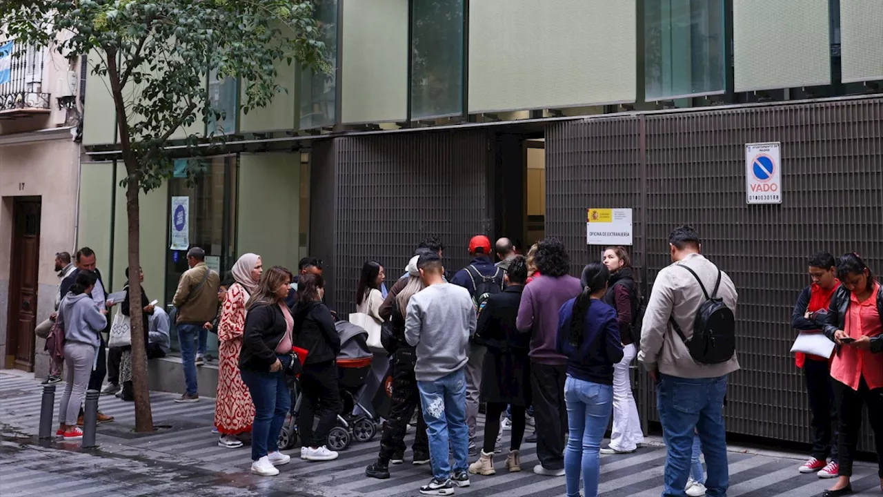 Los afiliados extranjeros rozan los 3,1 millones, nuevo récord tras sumar 25.184 en junio