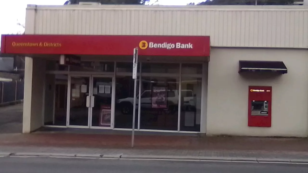 ‘Keep our bank open’: Aussie community fights to overturn branch closure