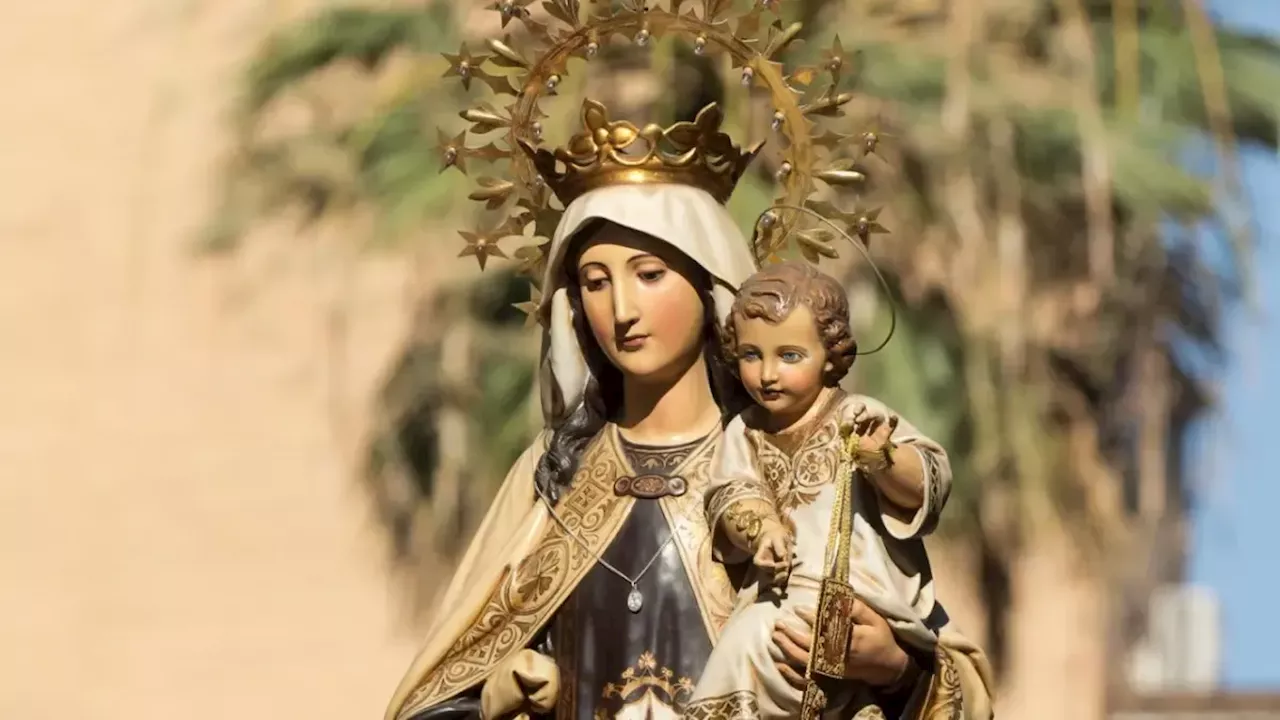 Poderosa oración a la Virgen del Carmen, protección divina y esperanza de sanación a enfermos