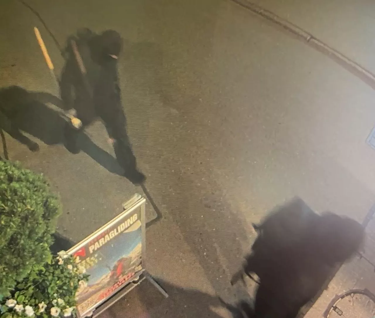 Zermatt VS: Einbruch in Juweliergeschäft – Öffentlichkeitsfahndung mit Bildern