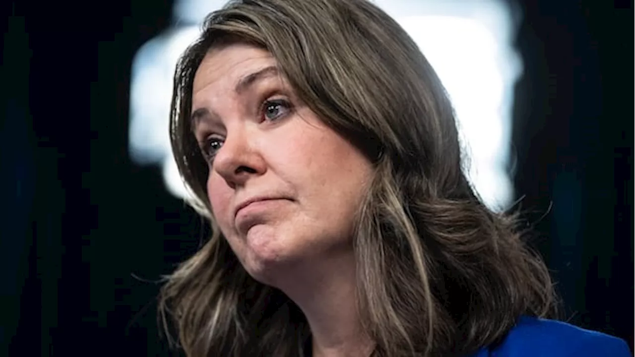 Danielle Smith faces criticism, anger at 2nd Alberta Next town hall in Edmonton