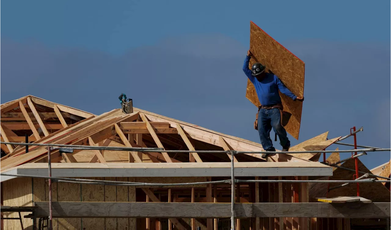 Homebuilder Confidence Rises Slightly Amidst Weakening Demand and Price Cuts