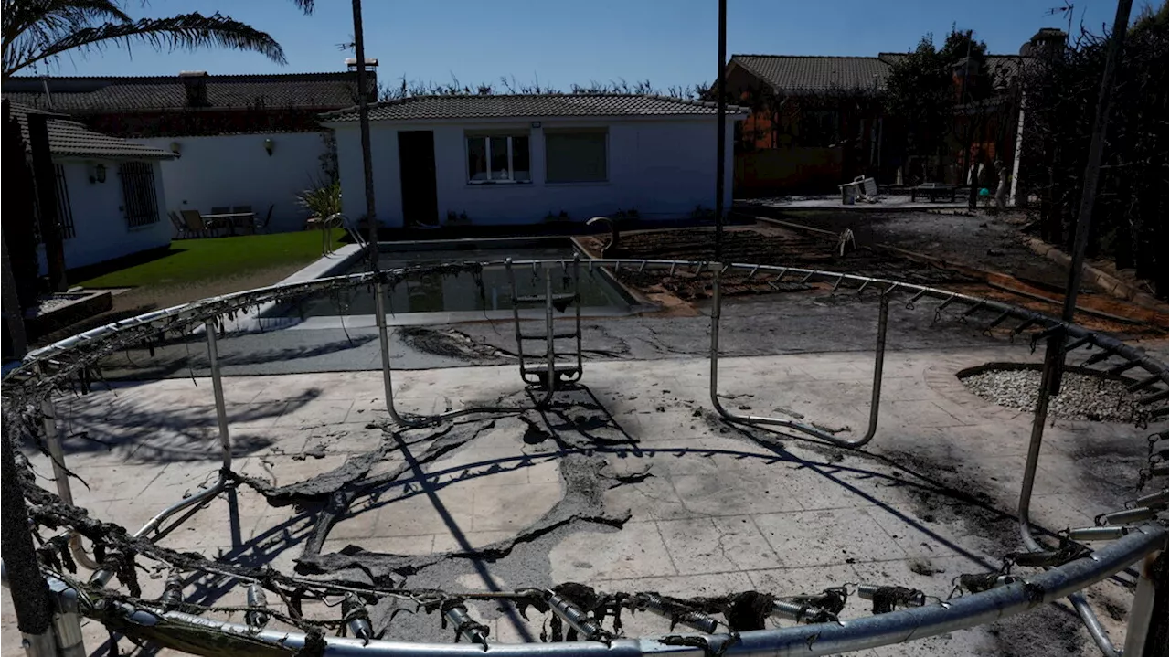 Trampolino bruciato di una proprietà danneggiata da incendio