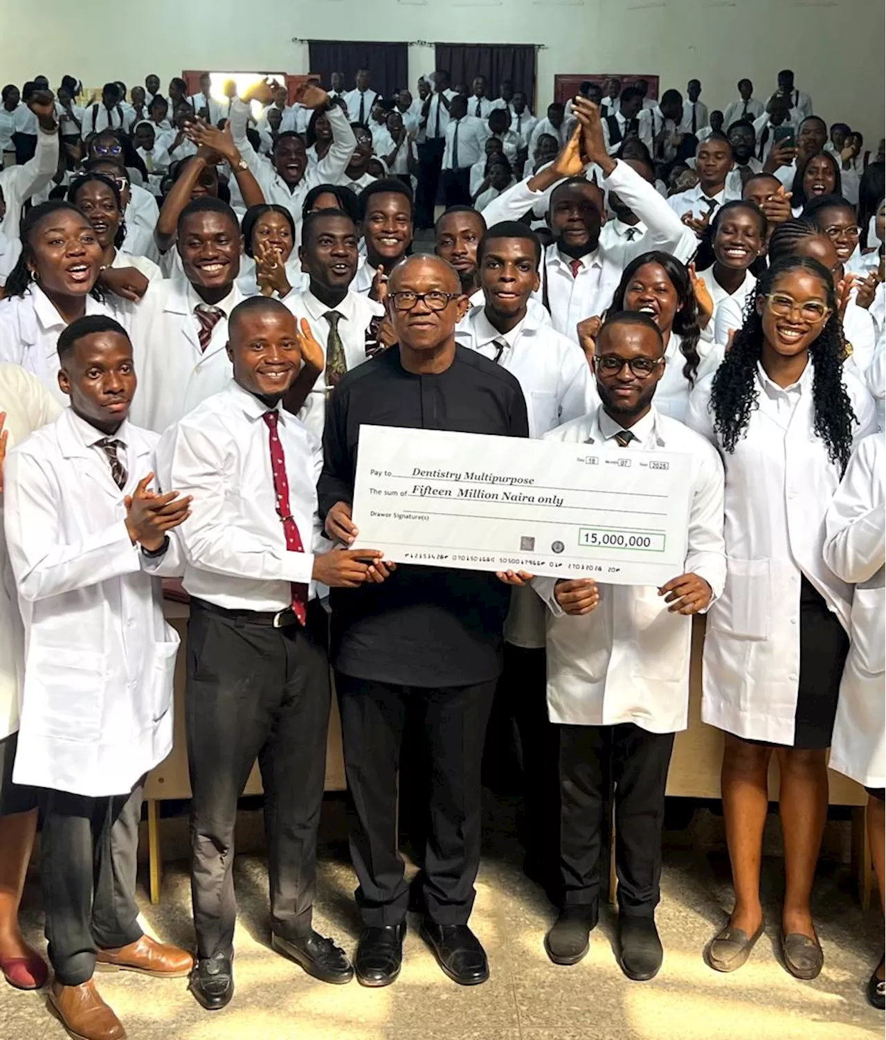 Peter Obi donates N15m to UNN dentistry college after alleged licence withdrawal [PHOTOS]