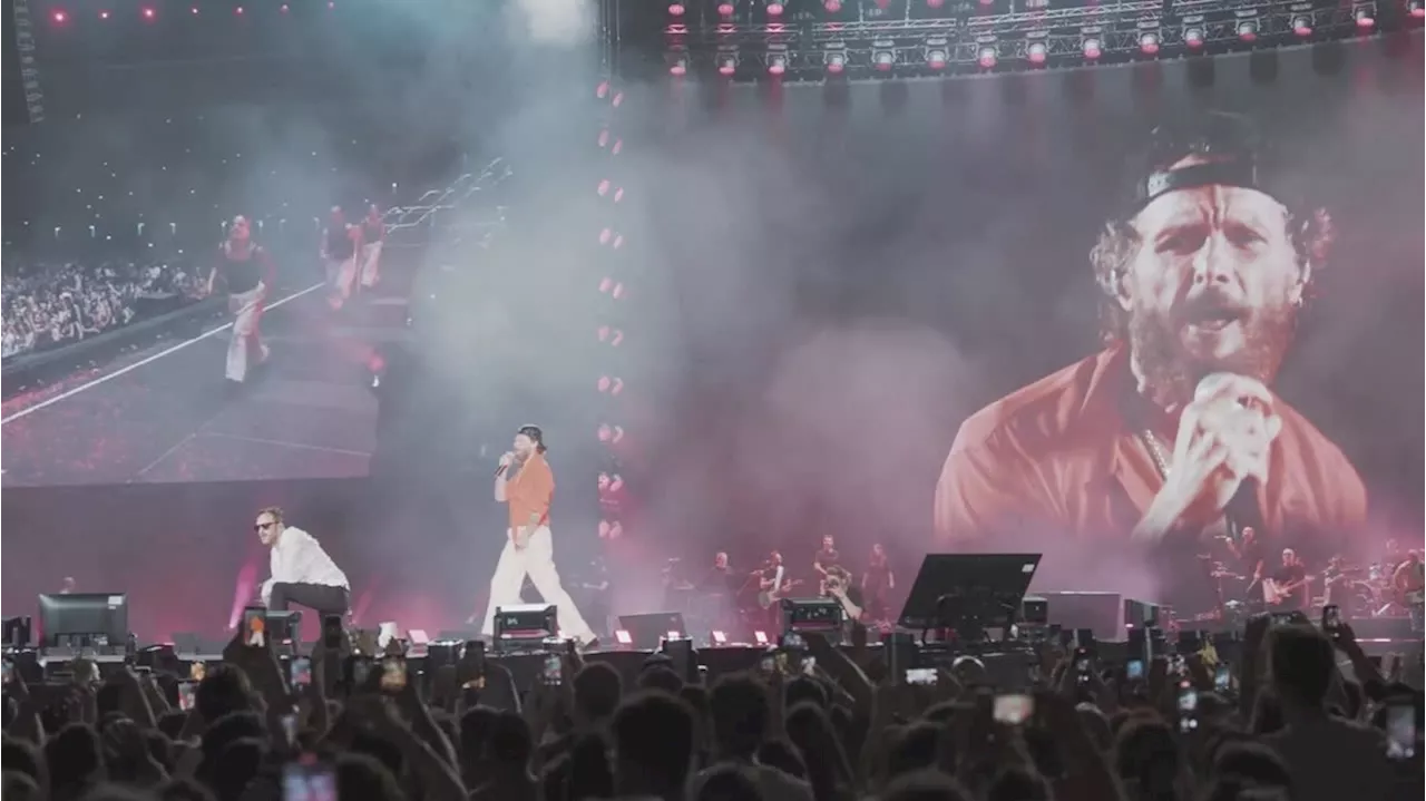 Cremonini e Jovanotti infiammano l'Olimpico con 'L'ombelico del mondo'