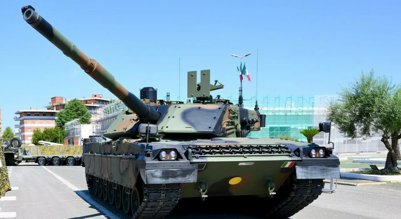 Esercito italiano, il primo carro armato Ariete C2 ammodernato consegnato alla Cecchignola: cosa è e come funz