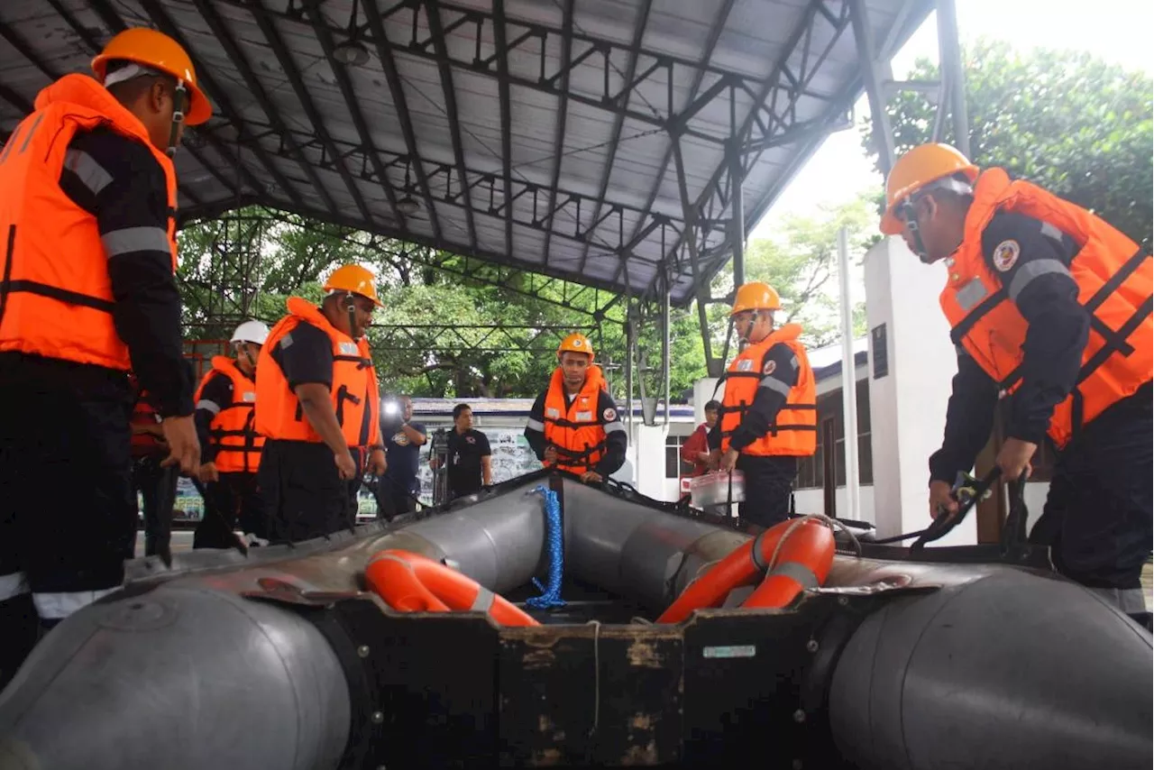 Rescuers hold metrowide disaster drill amid real storm
