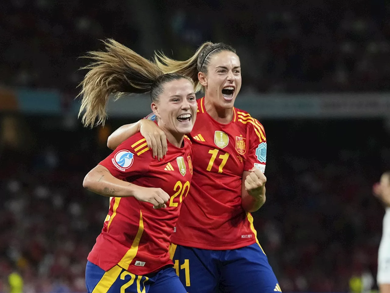 Spanien besiegt Schweiz im Halbfinale 2:0