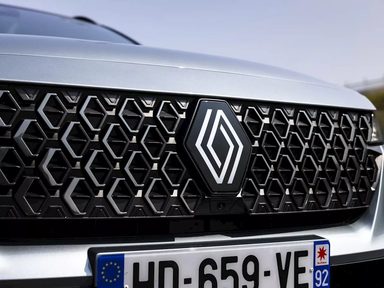 La rivoluzione ibrida di Renault: E-TECH unisce efficienza e piacere di guida