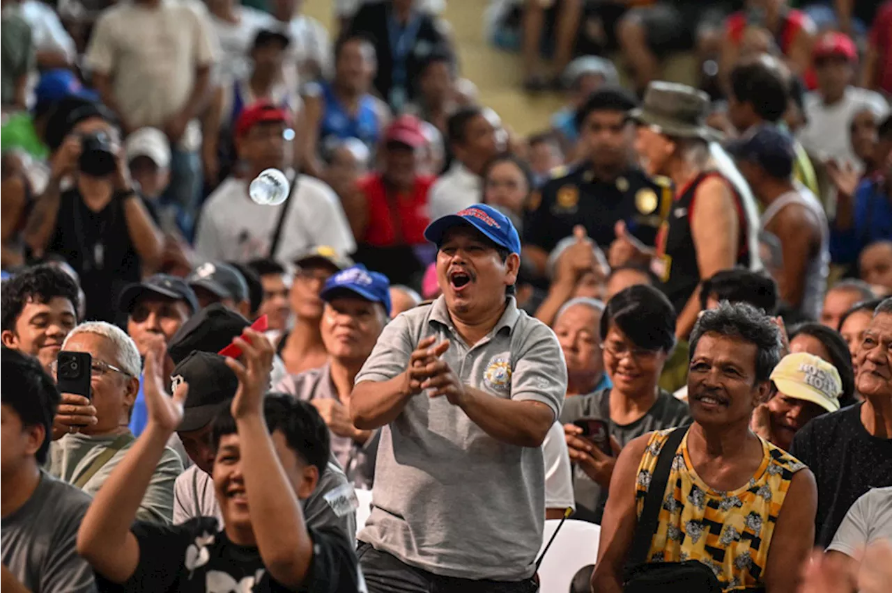Pacquiao magic back as Filipinos cheer ring icon