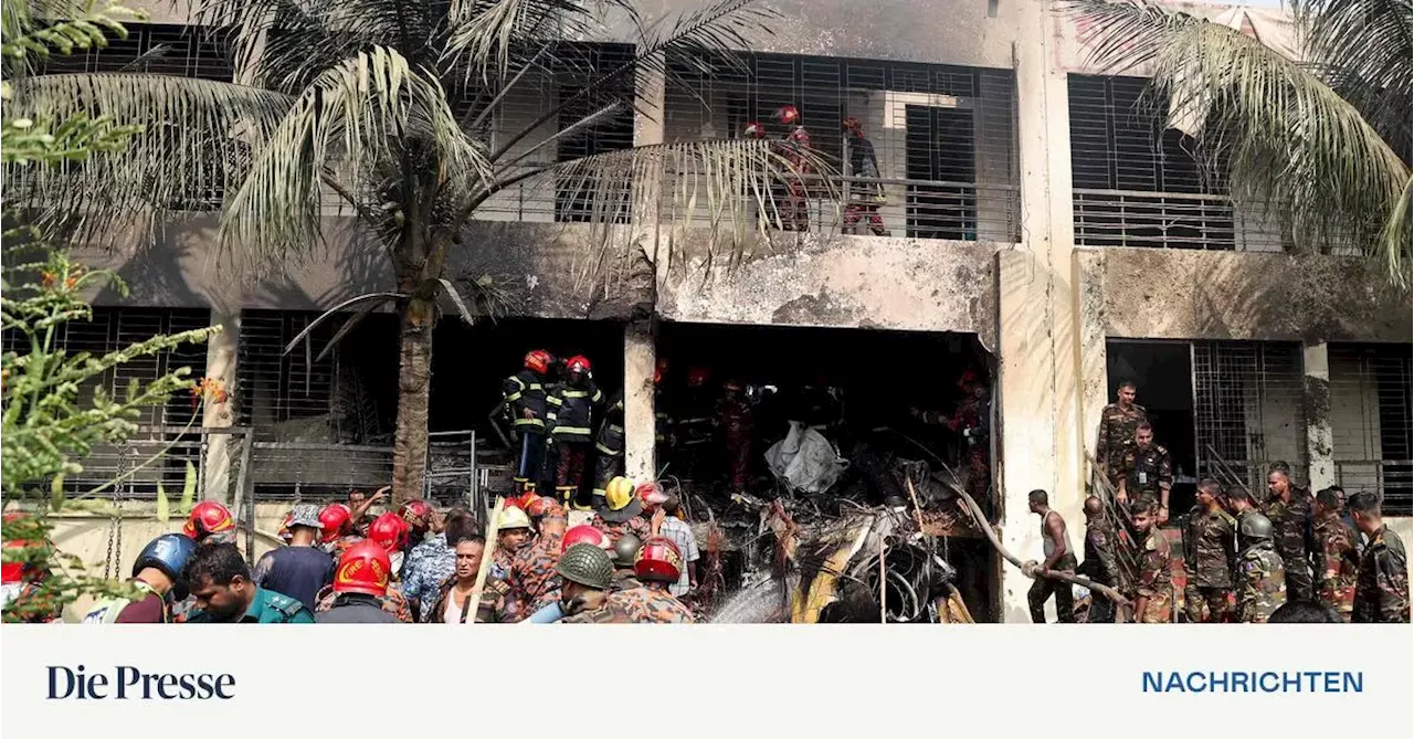 Militärflugzeug auf Schule gestürzt: 19 Tote in Bangladesch