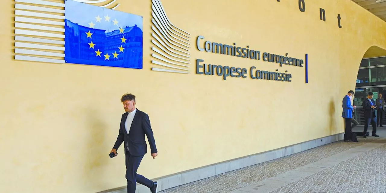 CE advierte a gobiernos sacar manos de las fusiones bancarias