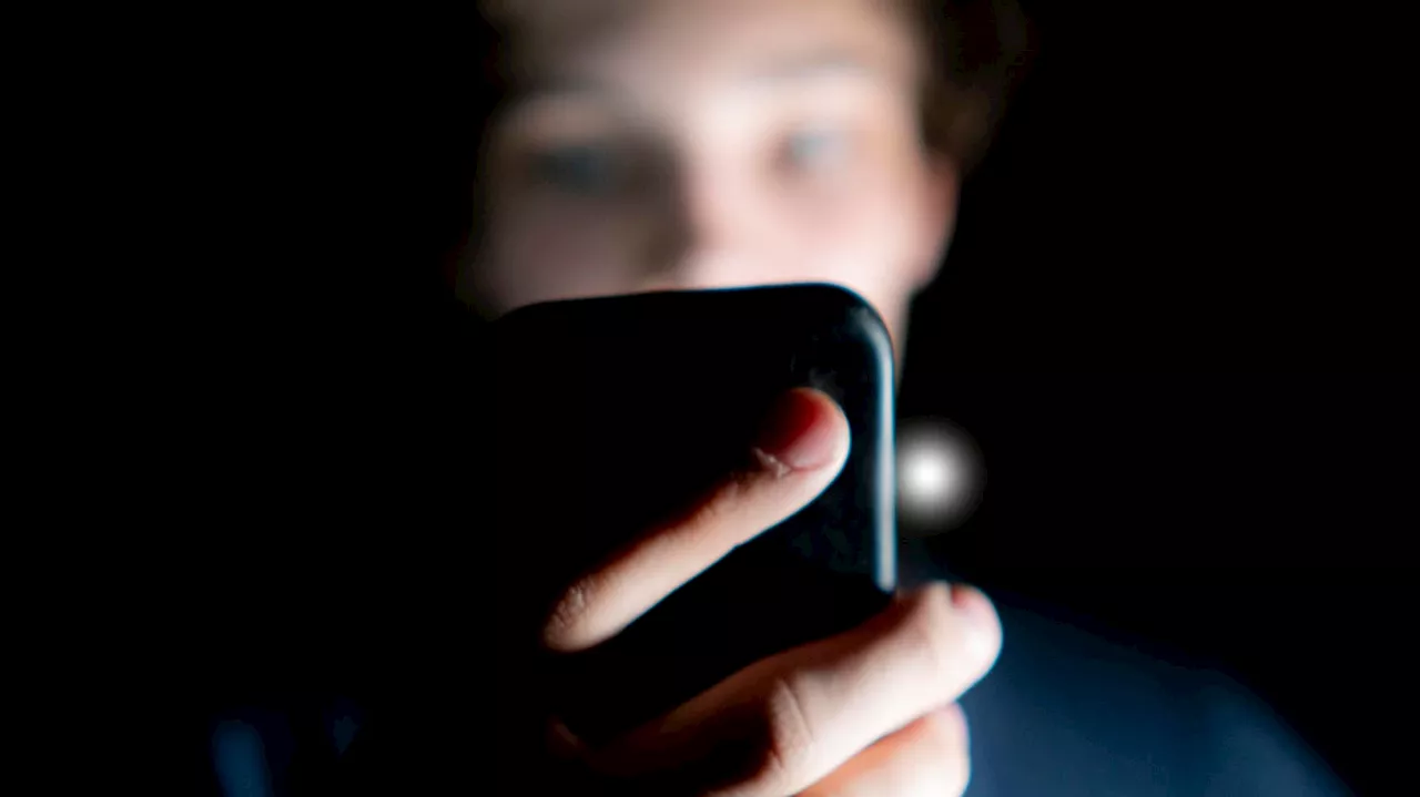 Why ‘One In Four’ Users Need To Buy A New Smartphone