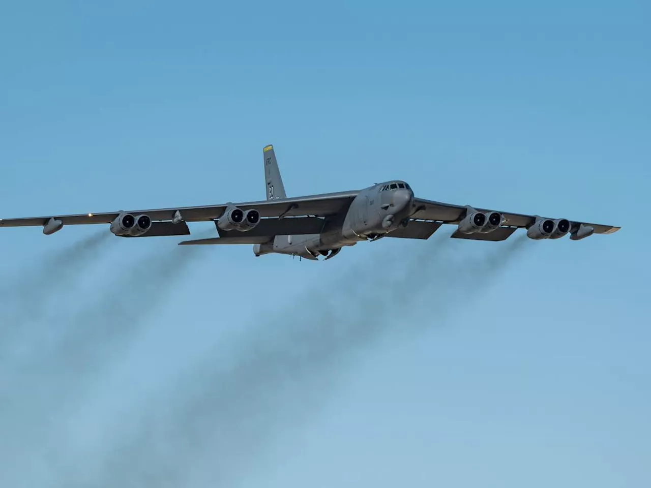 Jet di linea sfiora un bombardiere B-52 e vira all’improvviso: “Nessuno ci aveva avvisati”