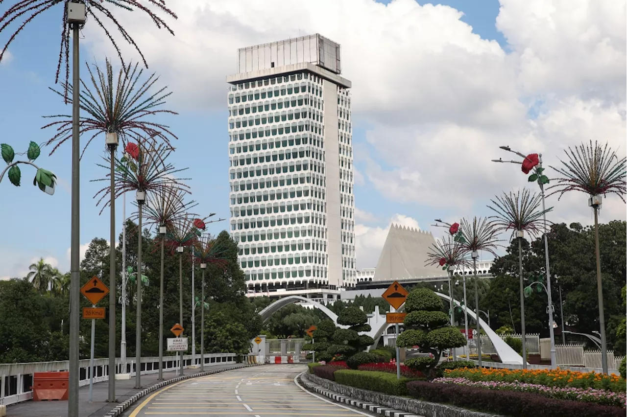 King gives royal assent to 20 laws including Media Council, Online Safety and EPF amendment Acts