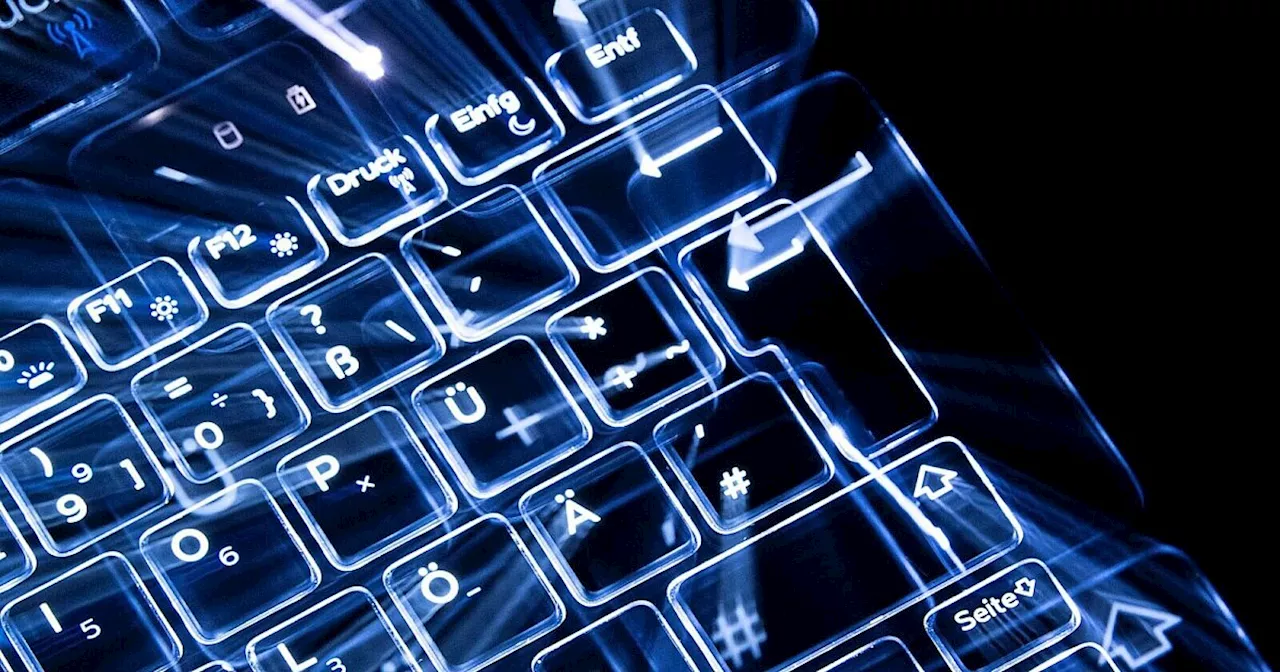 Hacker greifen Behörden und Firmen über Sicherheitslücke an