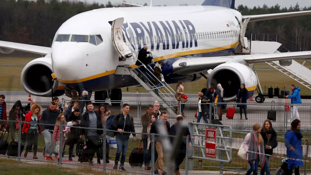 Prämien für Mitarbeiter: Ryanair-Chef will strenger gegen Passagiere mit zu großem Handgepäck vorgehen