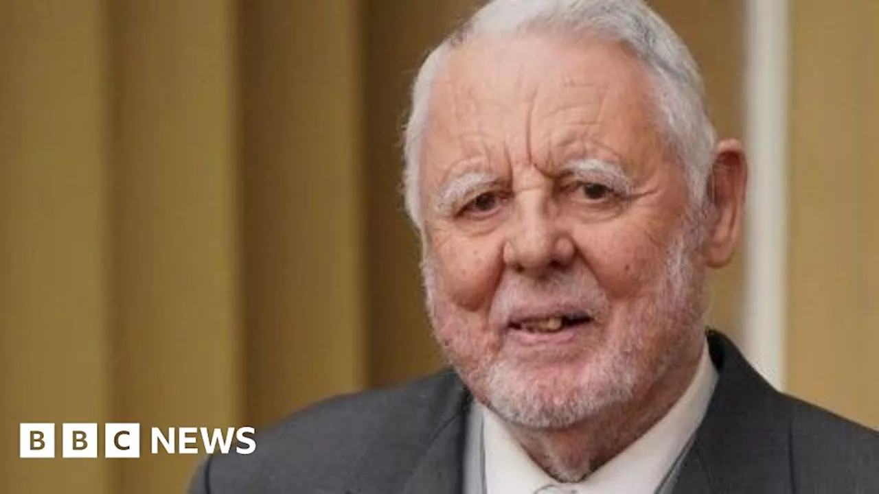 Sir Terry Waite recalls how BBC news was 'tapped on cell wall'