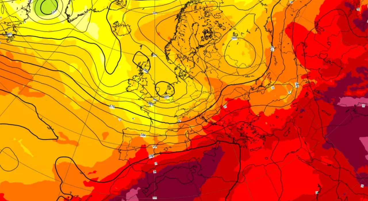Caldo record in Italia, ondate di calore in crescita: da Palermo a Bologna ecco i bollini rossi e arancioni