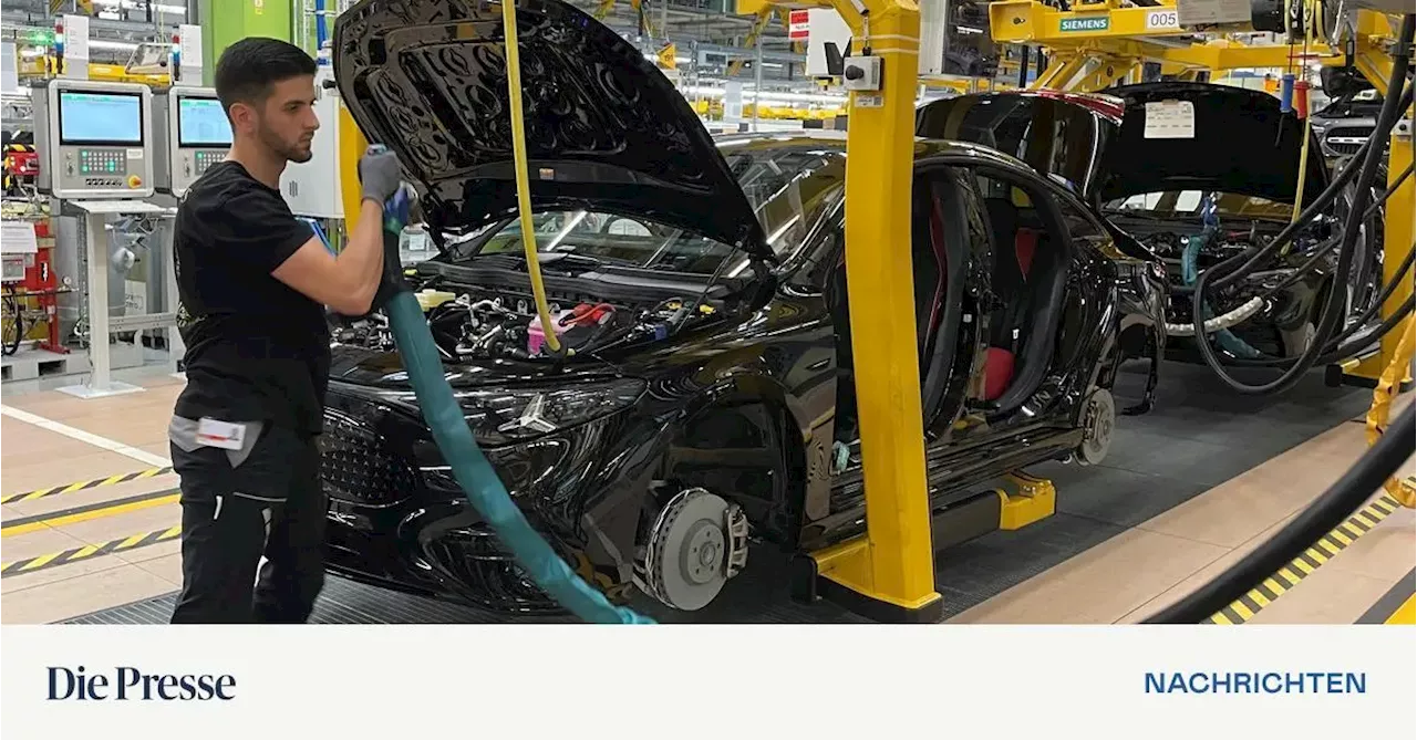 Österreichs Automarkt trotzt dem Trend und wächst 2025: Hybridfahrzeuge holen stark auf