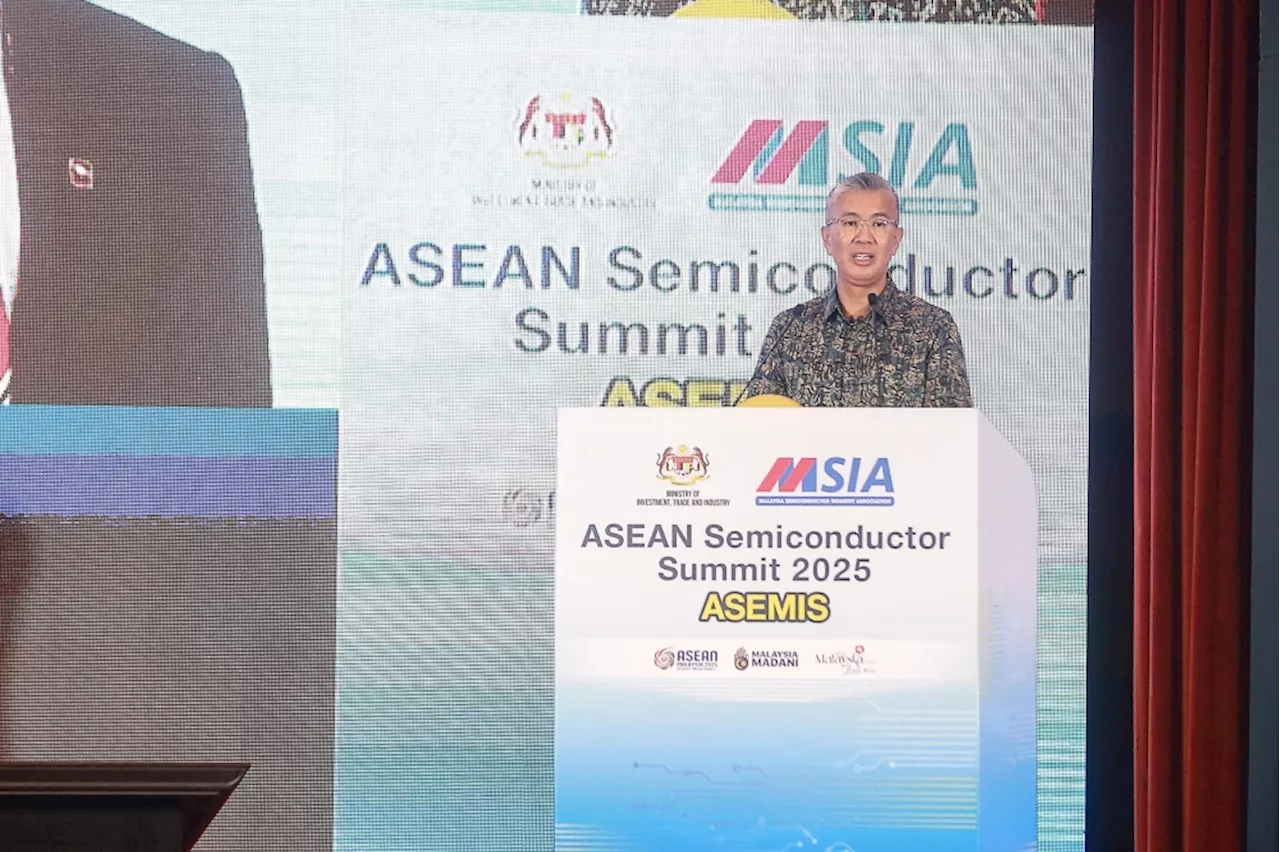Malaysia’s semiconductor exports remain resilient, grow 15.7pc in H1 2025, says Tengku Zafrul