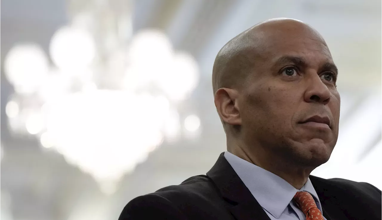 Cory Booker urges Democrats to download Chinese spyware