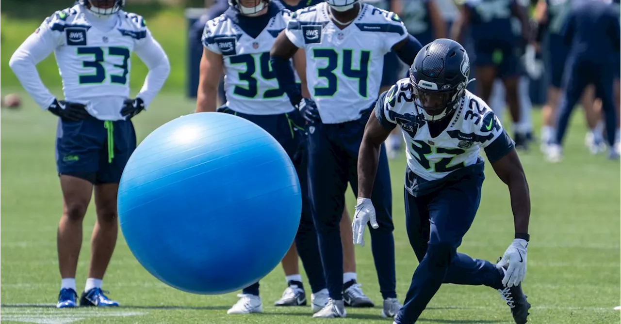 Seattle Seahawks News Roundup: Snooping the Darnold Form, Arroyo Signs, Ouzts Profile, and Contract Watch
