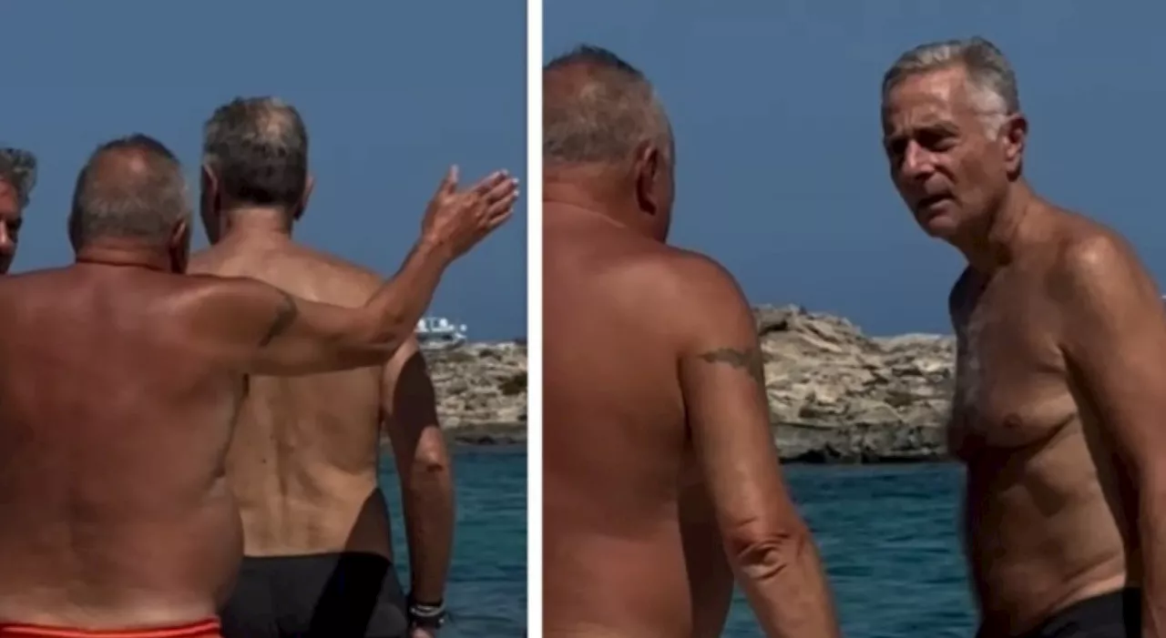 Paolo Bonolis, schiaffo alla nuca mentre è in spiaggia a Formentera. Il video virale sui social