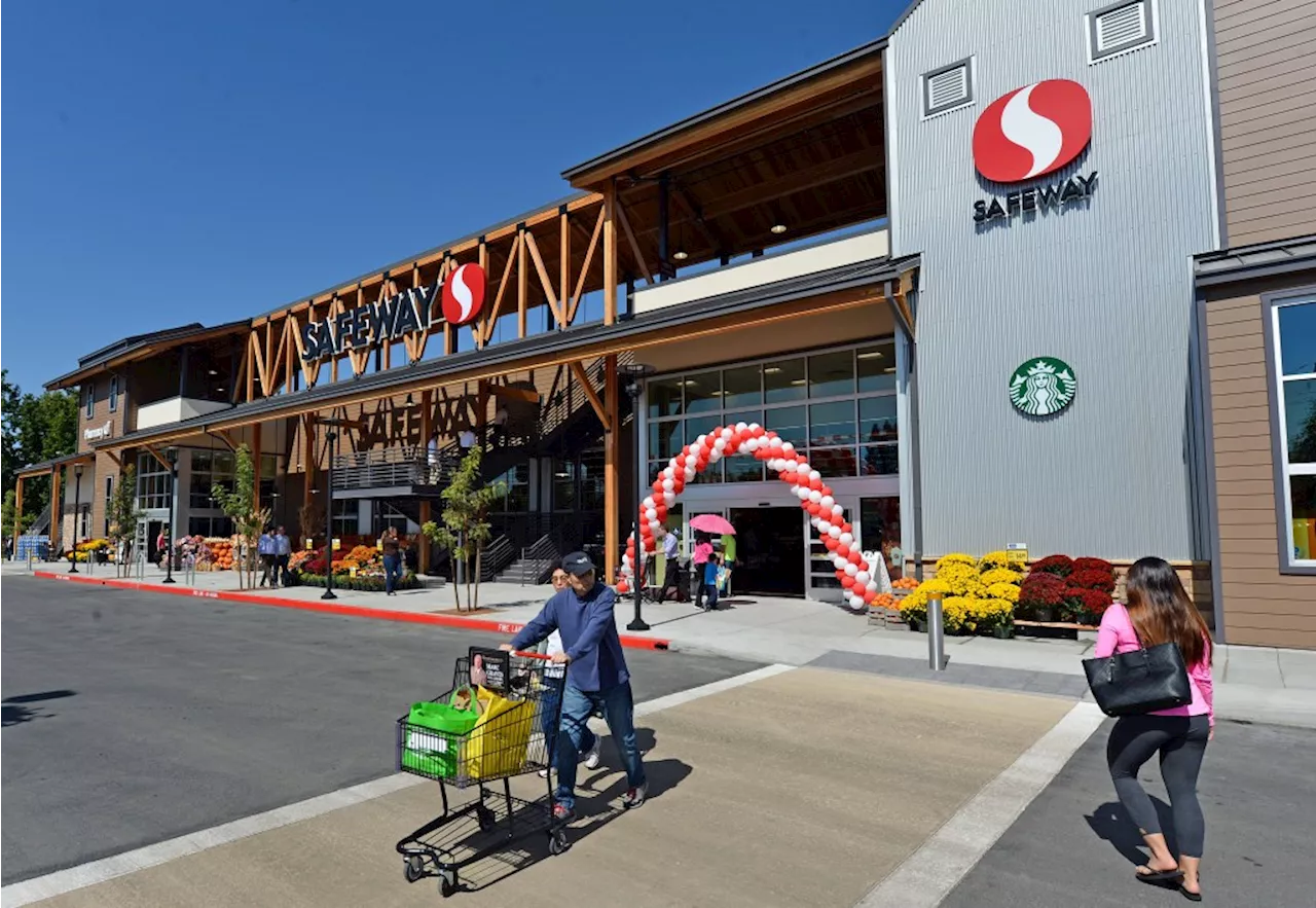 Safeway union workers withhold picket lines as federal mediator requests strike delay