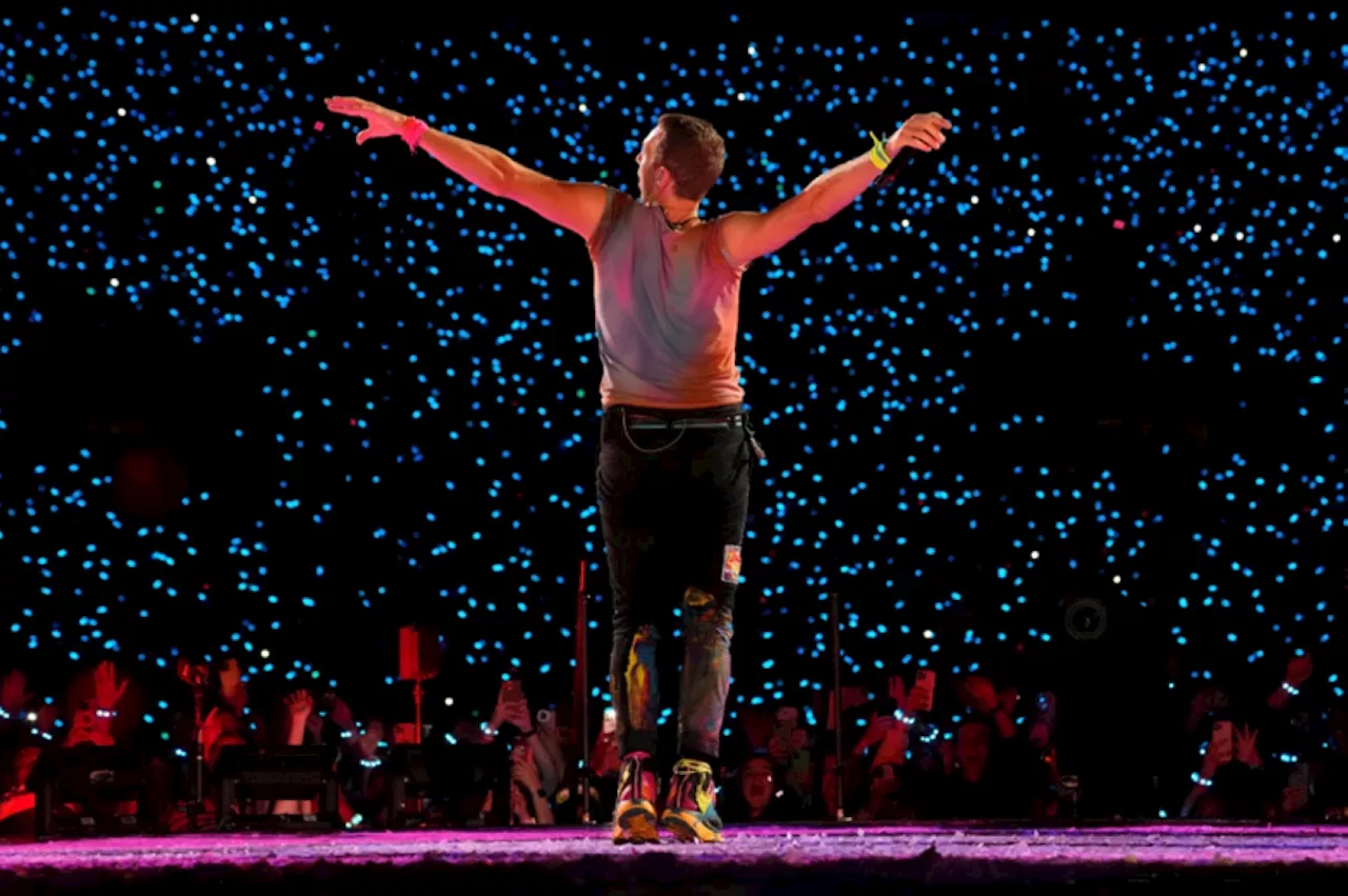 HR exec caught on Coldplay camera resigns